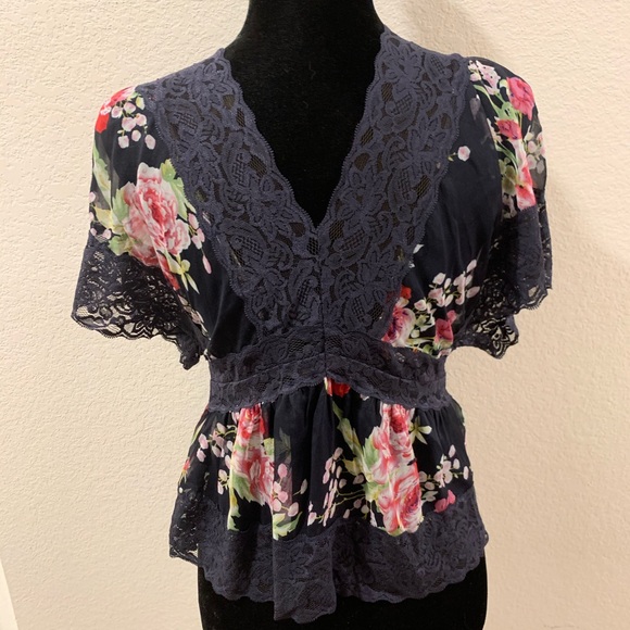 Navy Floral Kimono - Picture 4 of 6